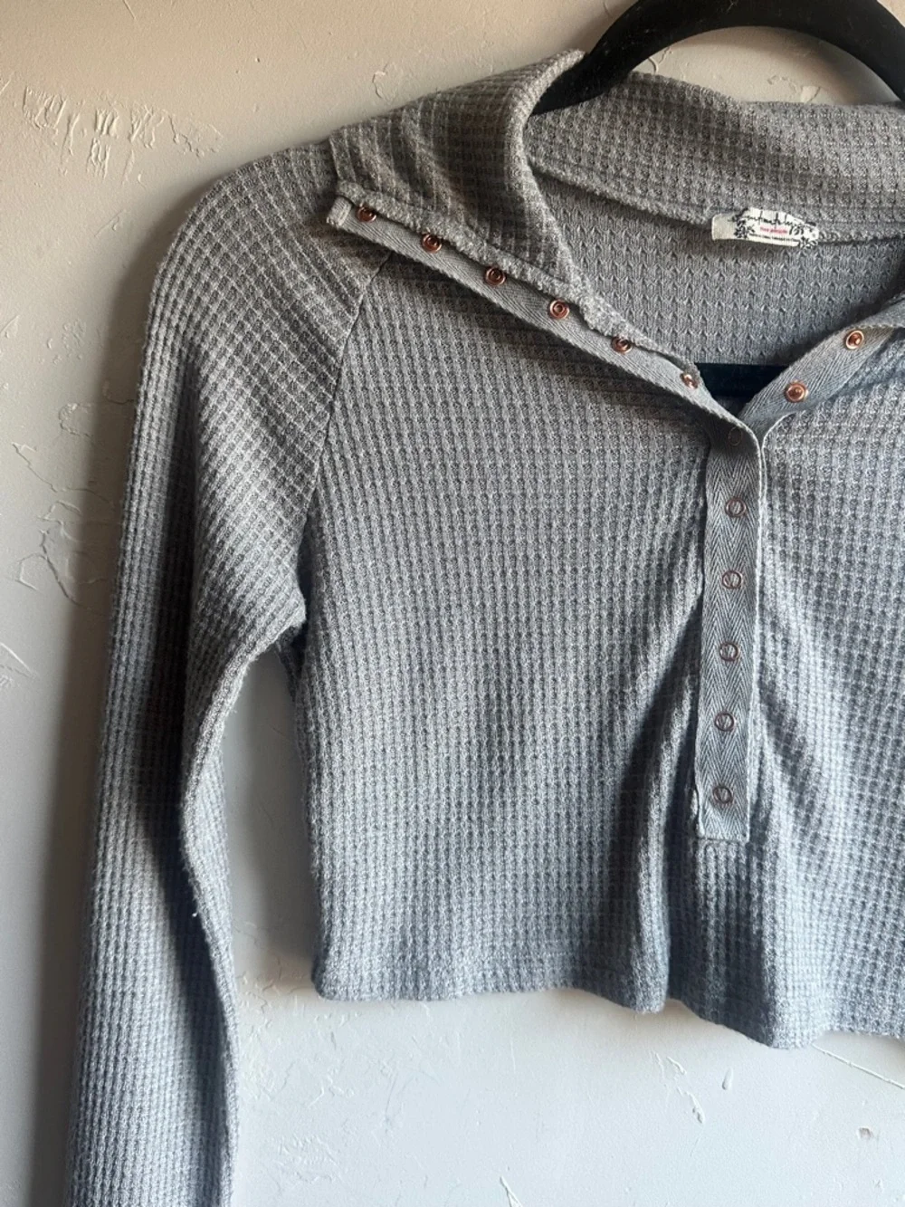 Free People Gray Ribbed Cropped Long Sleeve Henley